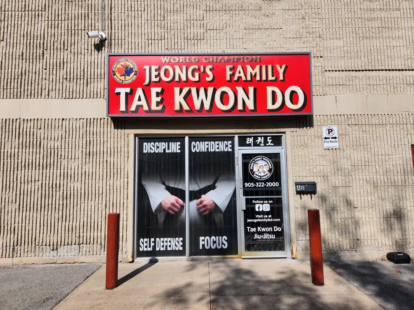 The Jeong's Family Taekwondo storefront on Glendale Avenue, behind Pendale Plaza
