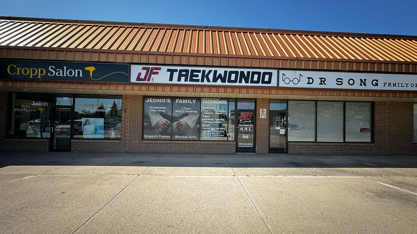 The Jeong's Family Taekwondo storefront in Henley Square on Ontario Street